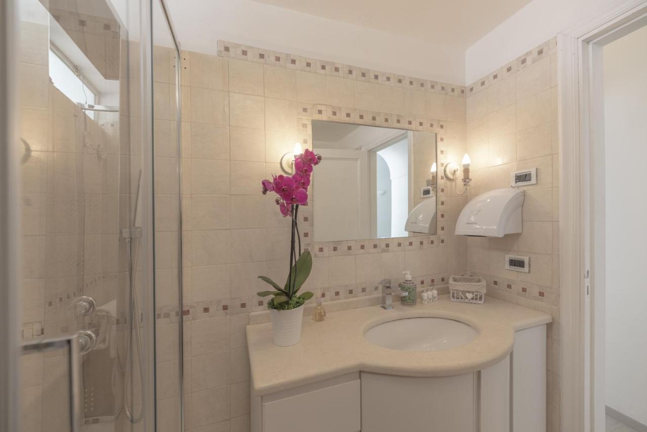 Capri Center Holidays Екстериор снимка
